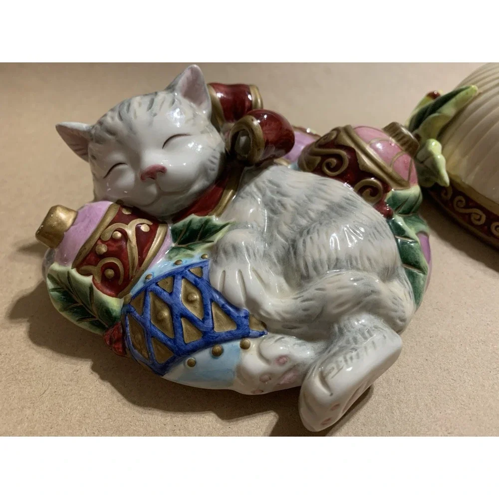 FITZ and FLOYD Christmas Sleeping Cat Kitten Hand-Painted 6